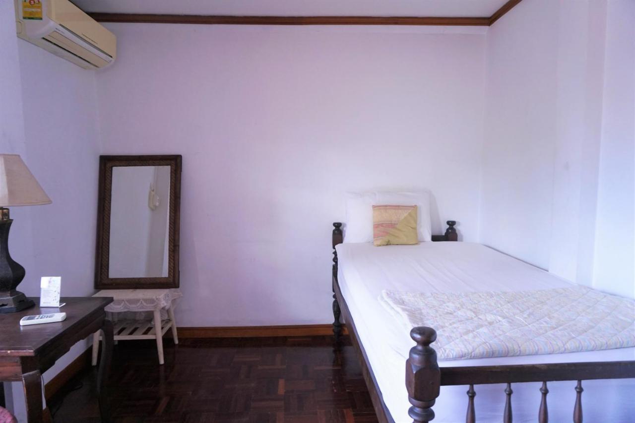 ทิปท็อปไทย เฮาส์ Hotel เชียงใหม่ ภายนอก รูปภาพ